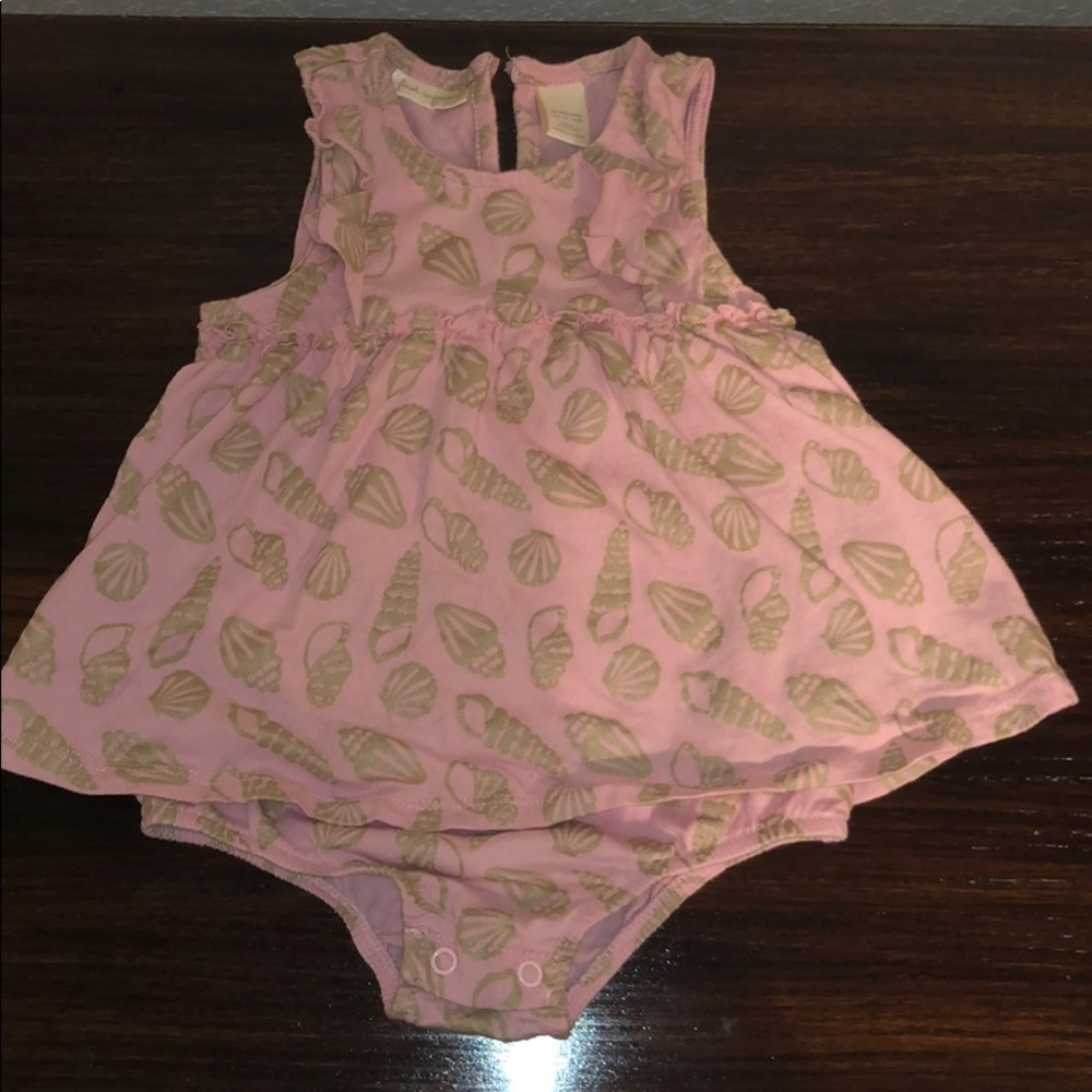 Pink summer seashell outfit